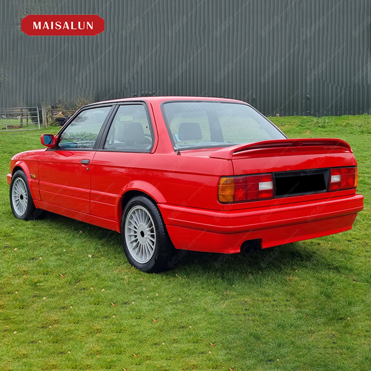 Zestaw karoserii w stylu E30 M – Car Accessories Racing recenzja i cena